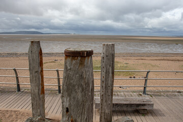 刹车分泵松旷过烂路异响怎么解决